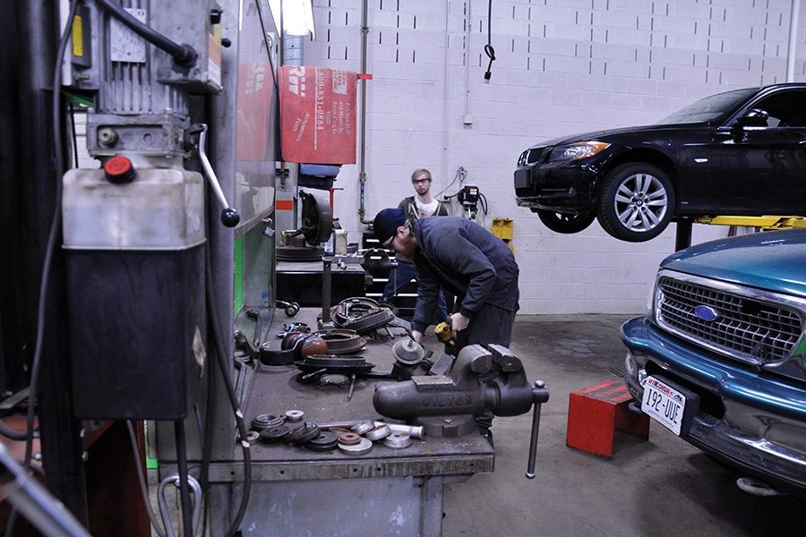 Top-Rated Auto AC Repair Services in Englewood, CO: Stay Cool on the Road